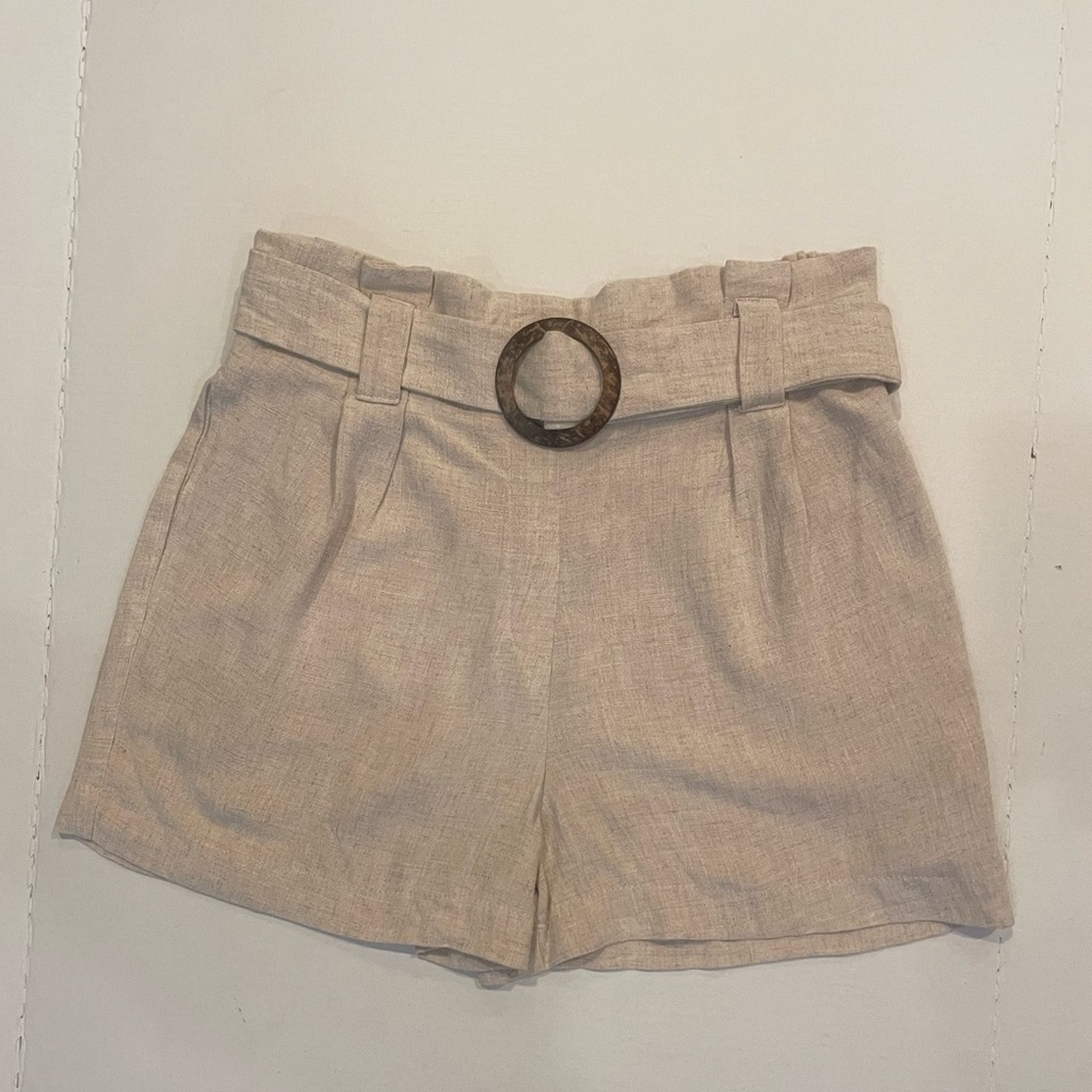 New Look NWT Beige High Waisted Bermuda Shorts with Belt Buckle | Size US 8 - Picture 3 of 6